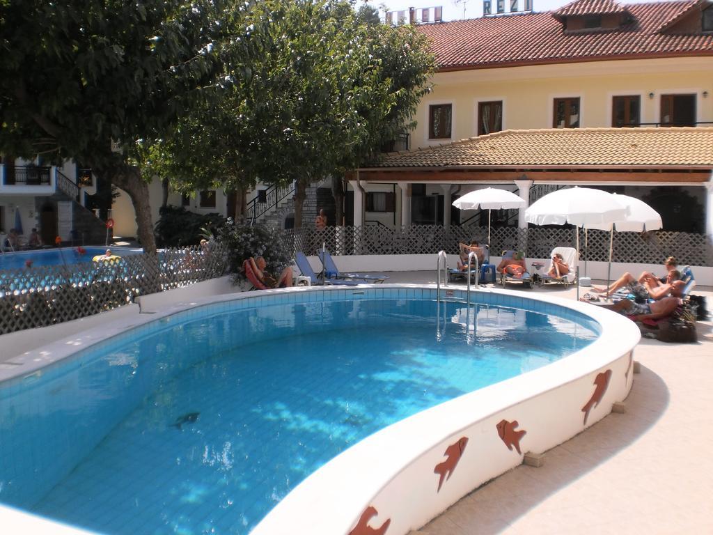 Hotel Oasis Parga Esterno foto