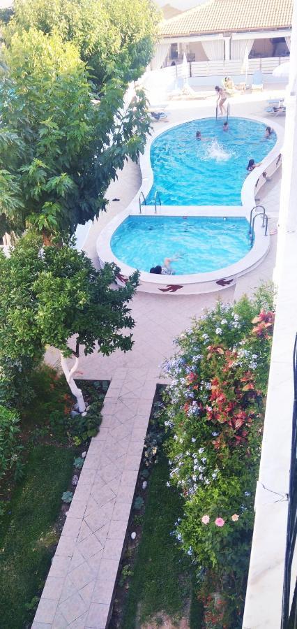 Hotel Oasis Parga Esterno foto