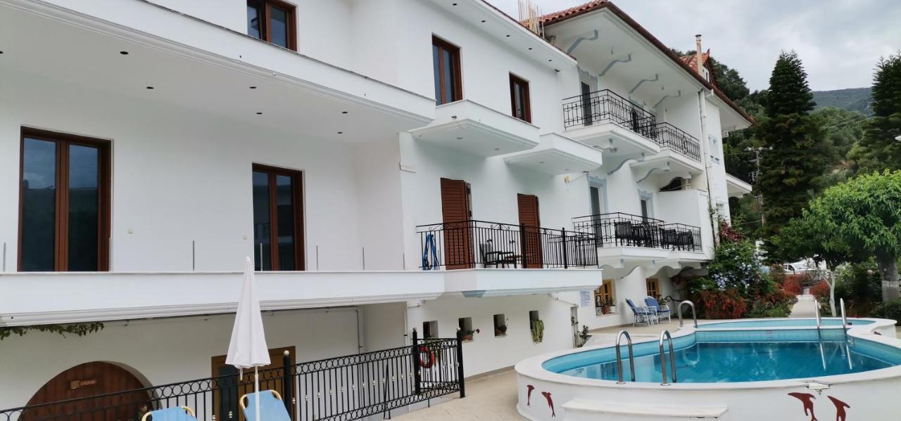 Hotel Oasis Parga Esterno foto