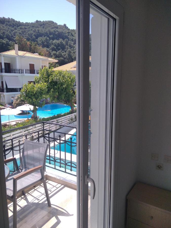 Hotel Oasis Parga Esterno foto