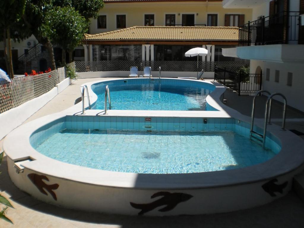 Hotel Oasis Parga Esterno foto