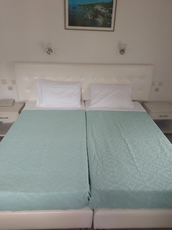 Hotel Oasis Parga Esterno foto