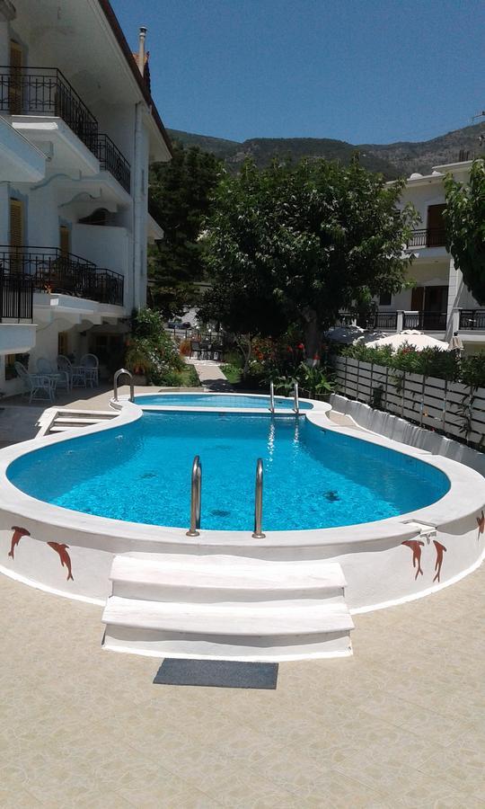 Hotel Oasis Parga Esterno foto